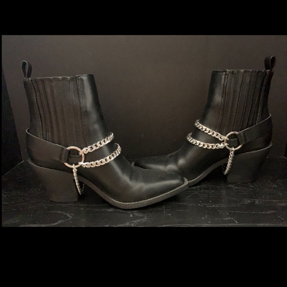 (New) Chain Accent Ankle Boots - Picture 11 of 16